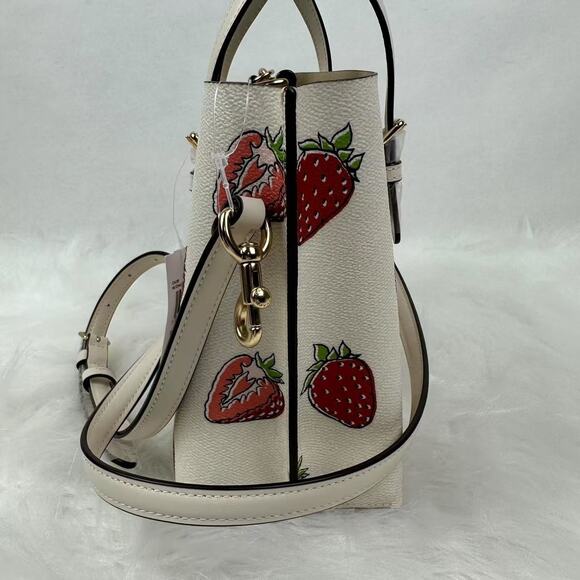 Coach Mollie Tote Bag 25 With Strawberry Print In Canvas/Gold/Chalk CAL66 NWT - Picture 2 of 11